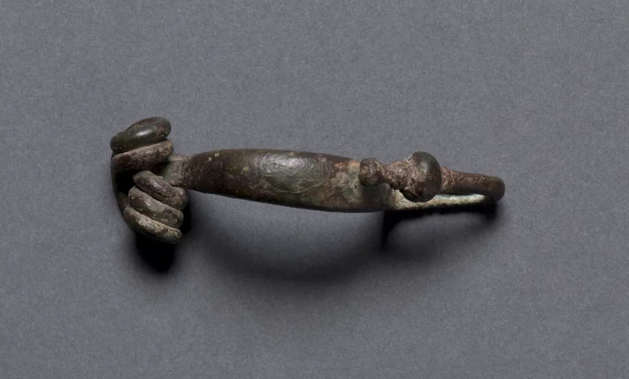Celtic Type Fibula